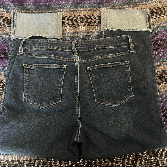 St. John’s Bay straight leg cuffed crop jeans…size 14. Great condition. - Picture 2 of 6